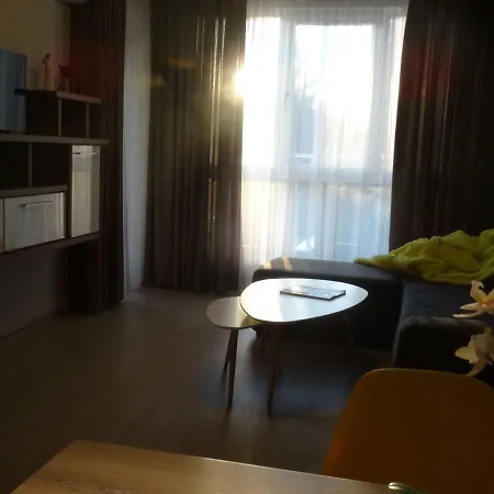 13 Apartament
